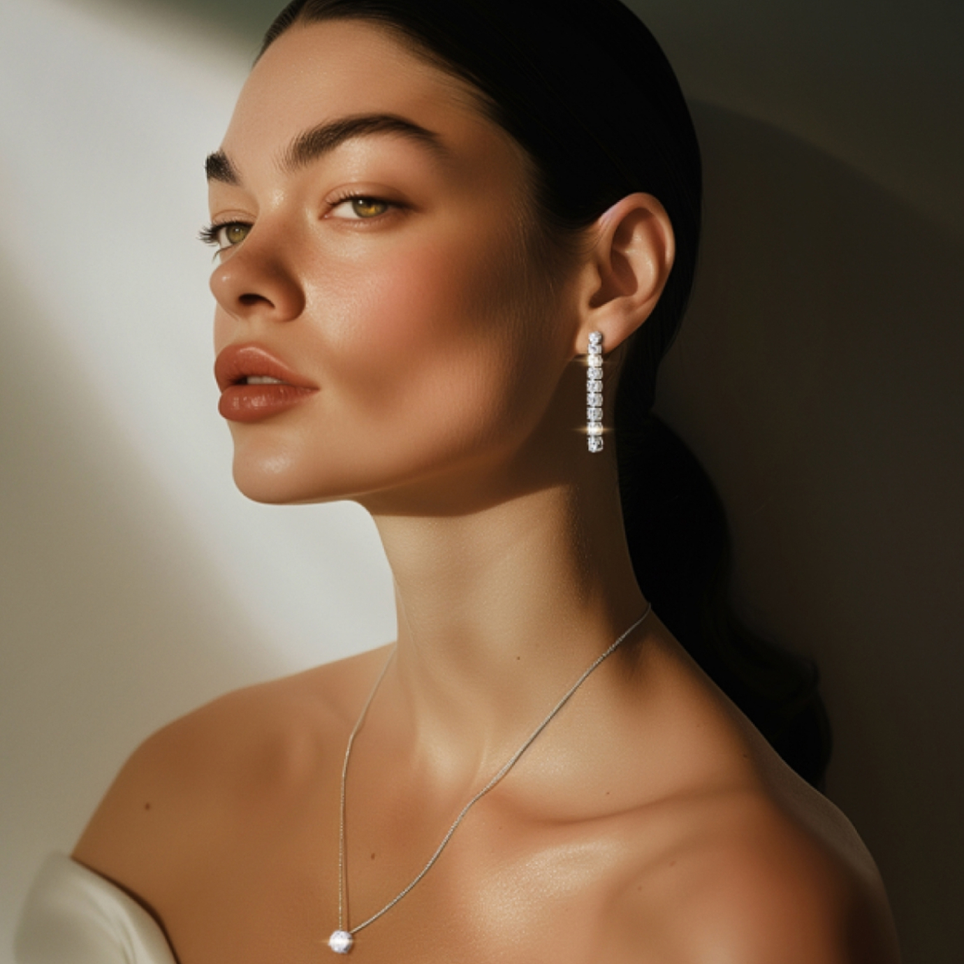 Astrea London earring model