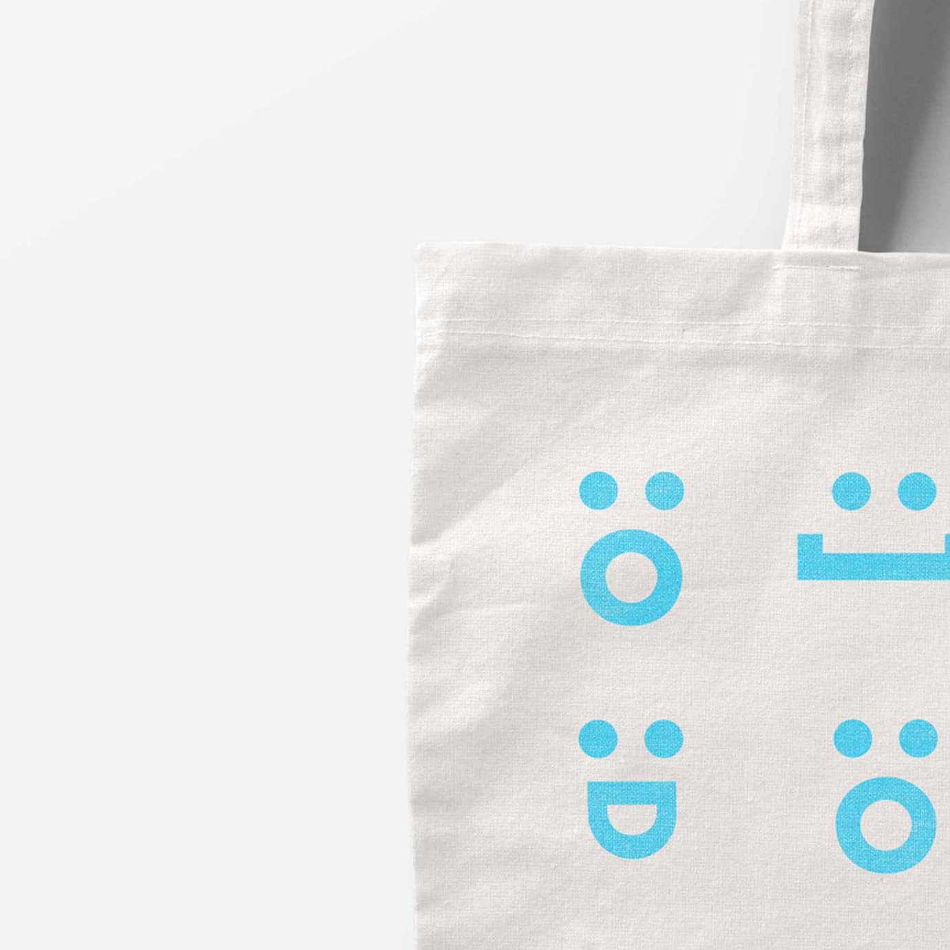 Sam tote bag with facial expressions of the ai